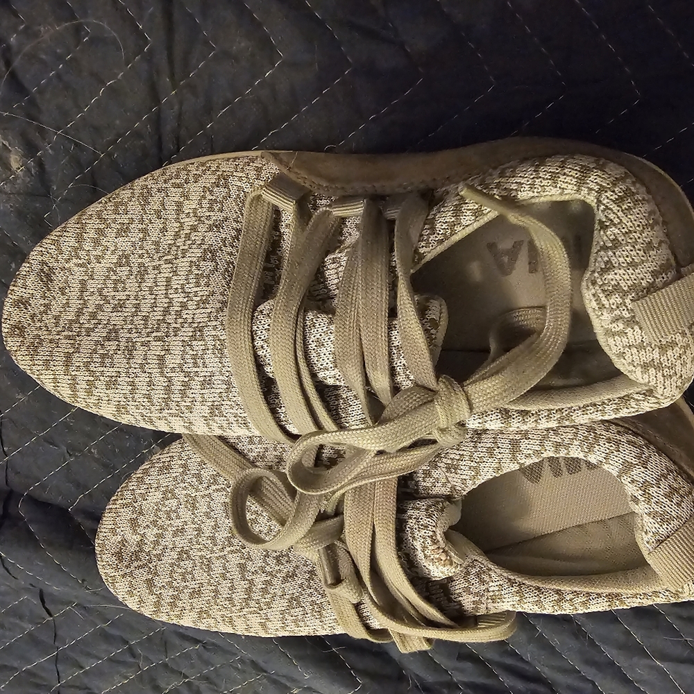 MIA Sneakers